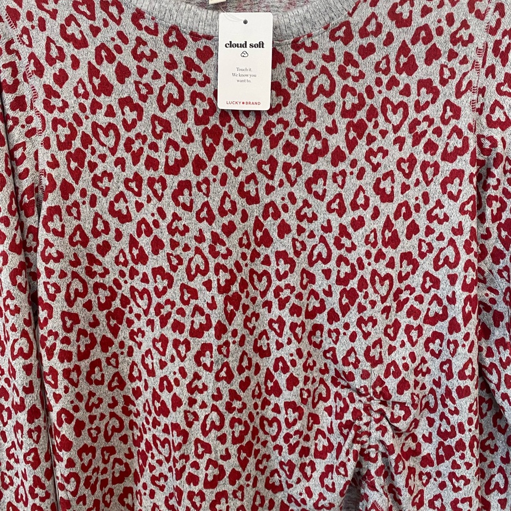 Lucky Brand Cloud Soft Medium Heart Shaped Animal Print Pullover Valentine NEW